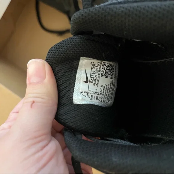 Black Nike Reax - Picture 5 of 10